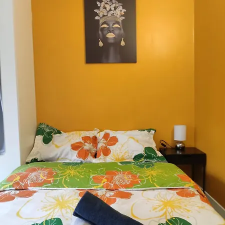 Paris Cosy Private With Shared Space - Privee Avec Espace Commun Paris Bed & Breakfast *