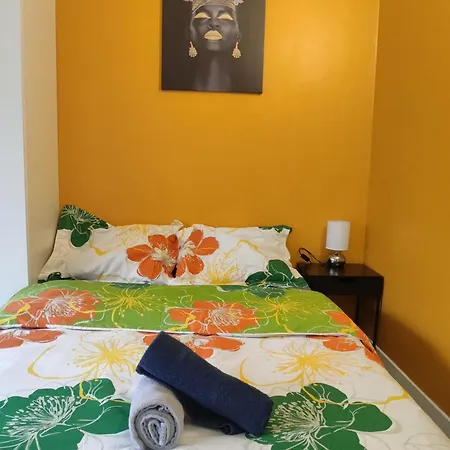 Paris Cosy Private With Shared Space - Privee Avec Espace Commun Paris Bed & Breakfast *