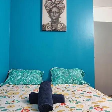 Paris Cosy Private With Shared Space - Privee Avec Espace Commun Paris Bed & Breakfast *