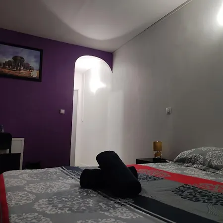 Paris Cosy Private With Shared Space - Privee Avec Espace Commun Paris Bed & Breakfast