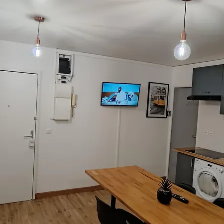 Paris Cosy Private With Shared Space - Privee Avec Espace Commun Paris Bed & Breakfast *