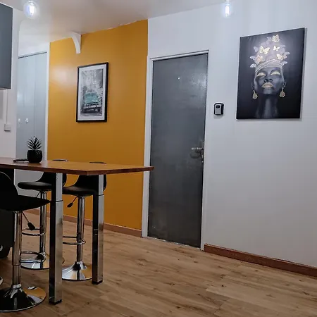 Paris Cosy Private With Shared Space - Privee Avec Espace Commun Paris Bed & Breakfast